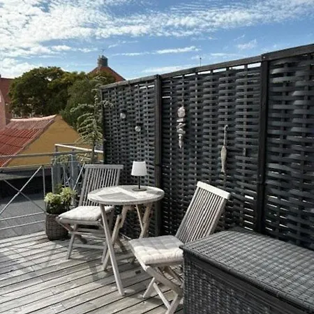 Lovely In The Heart Of Skagen Town * Tårs